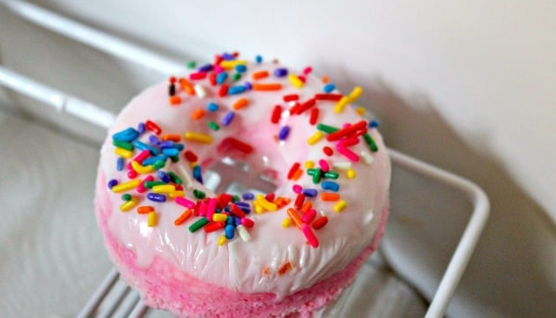 Cómo hacer bombas de baño de donas